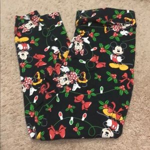 Torrid Disney Christmas leggings 0